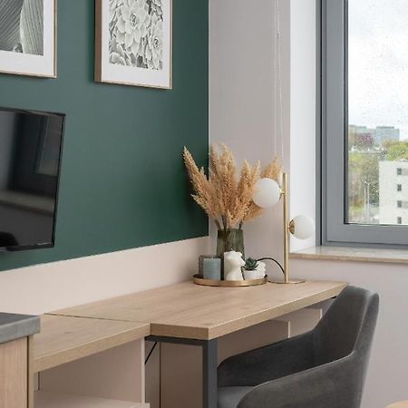 Trendy Studios With Home Office Near Wroclaw Main Station By Noclegi Renters 外观 照片