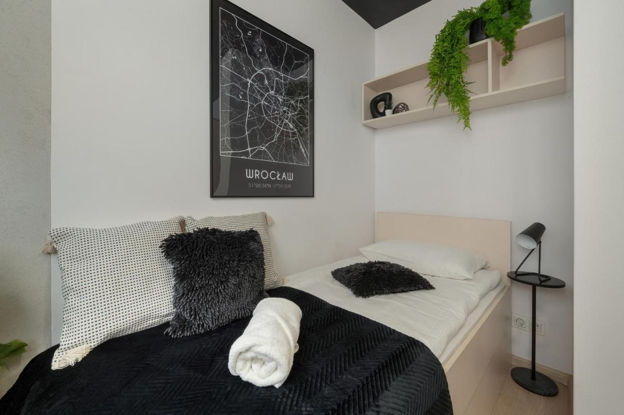 Trendy Studios With Home Office Near Wroclaw Main Station By Noclegi Renters 外观 照片