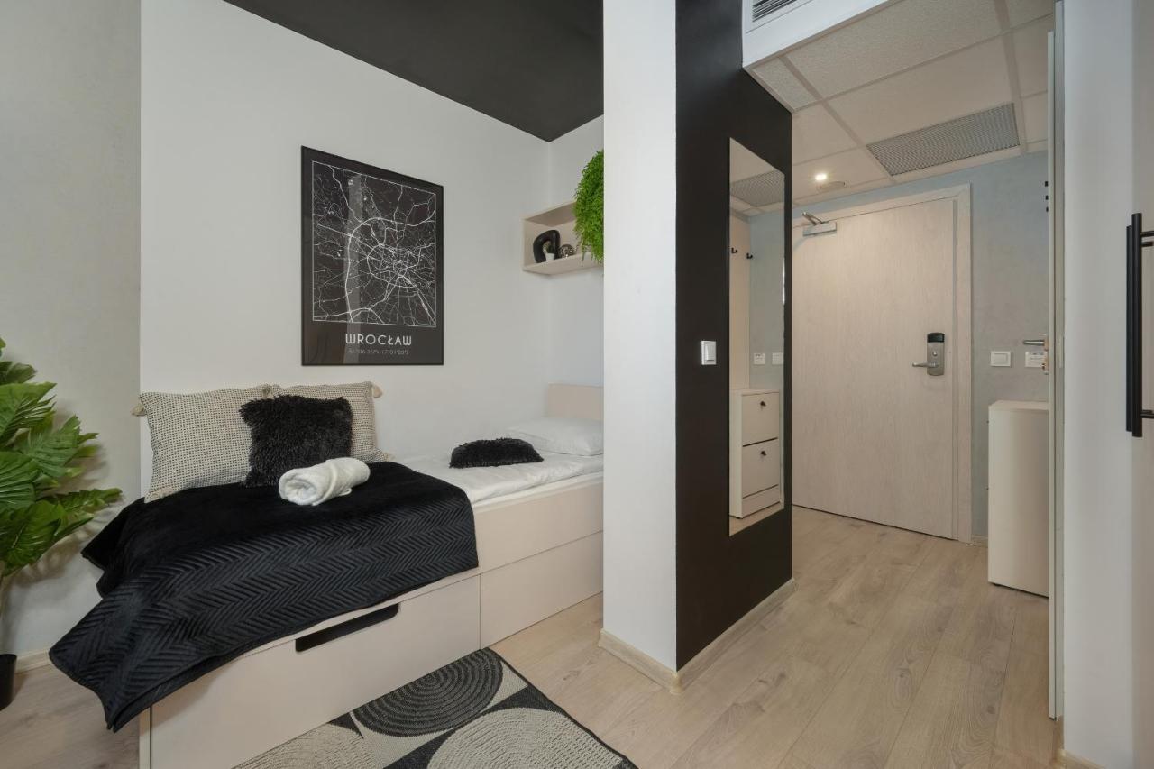 Trendy Studios With Home Office Near Wroclaw Main Station By Noclegi Renters 外观 照片