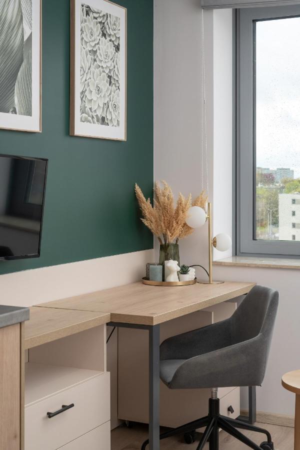 Trendy Studios With Home Office Near Wroclaw Main Station By Noclegi Renters 外观 照片