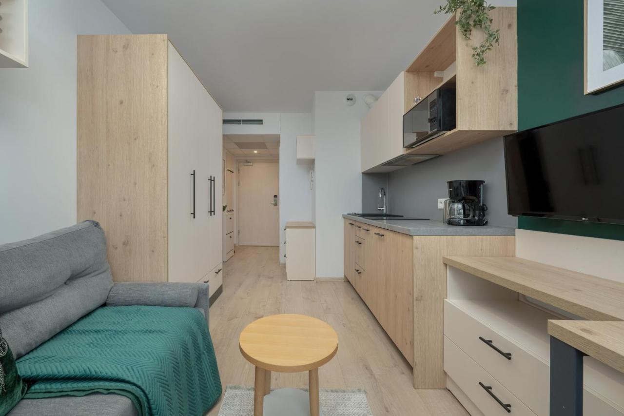 Trendy Studios With Home Office Near Wroclaw Main Station By Noclegi Renters 外观 照片