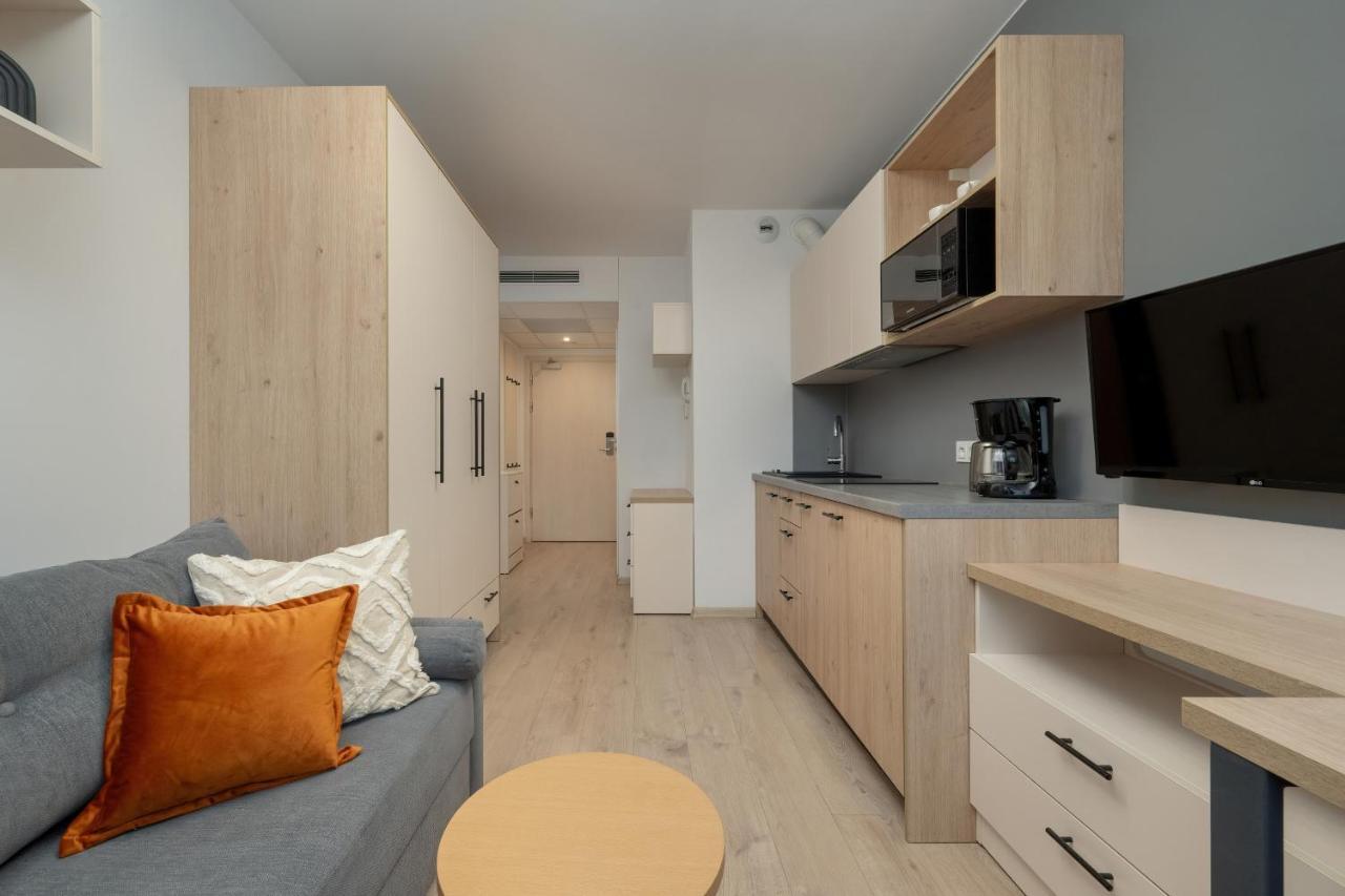 Trendy Studios With Home Office Near Wroclaw Main Station By Noclegi Renters 外观 照片