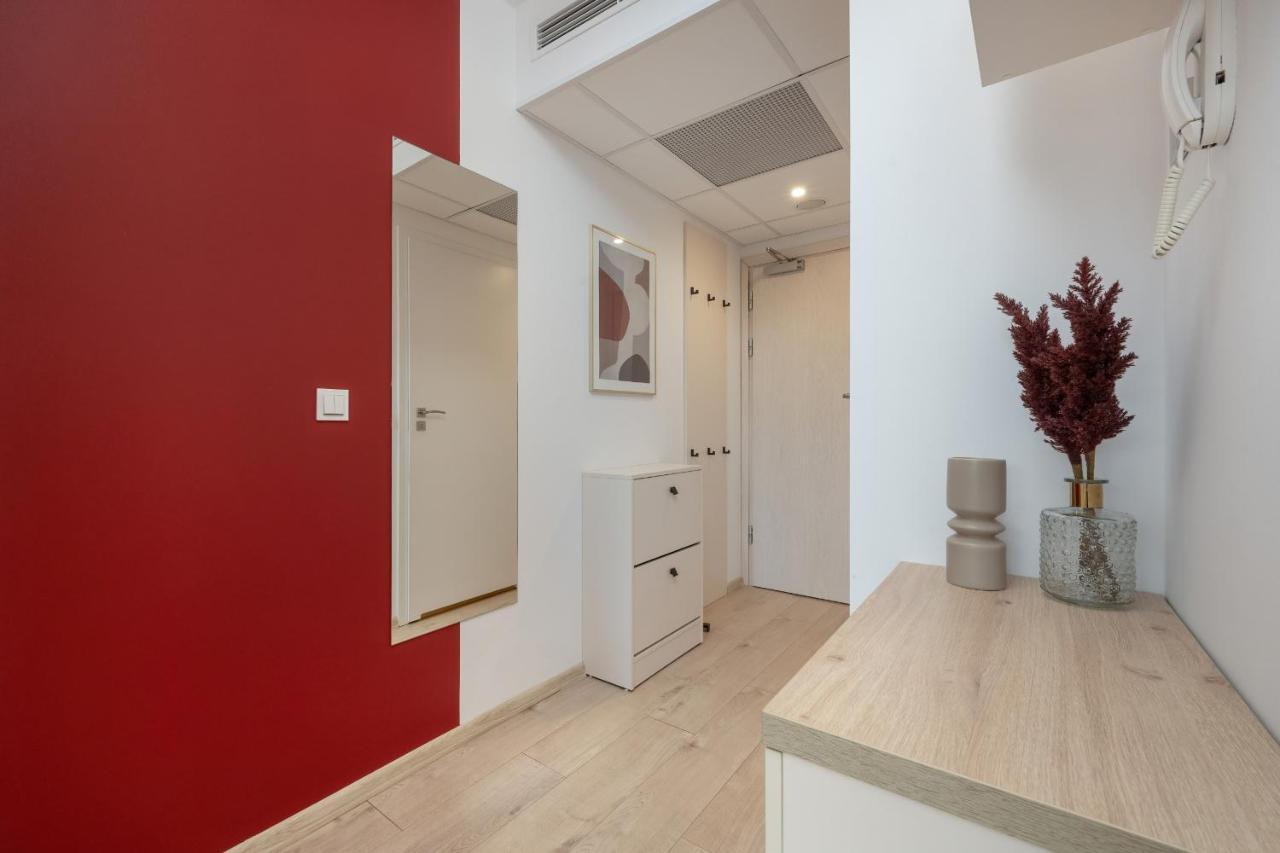 Trendy Studios With Home Office Near Wroclaw Main Station By Noclegi Renters 外观 照片